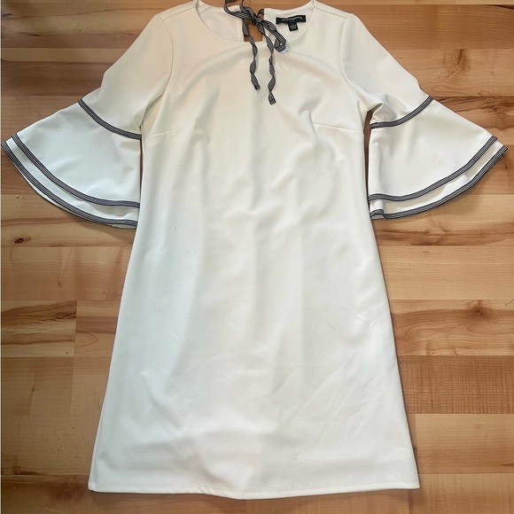 Sharagano White Bell Sleeve Dress Size 4 - Picture 1 of 5